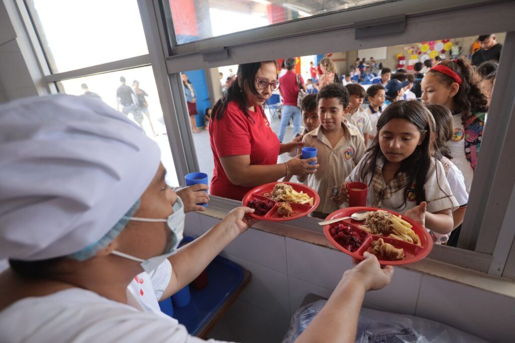 PAE en el Atlántico crece en inversión y beneficiará a 52.891 estudiantes en 2026