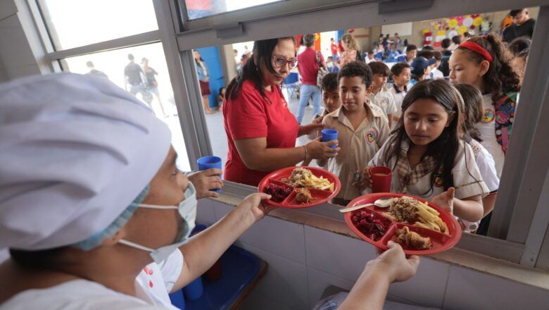 PAE en el Atlántico crece en inversión y beneficiará a 52.891 estudiantes en 2026