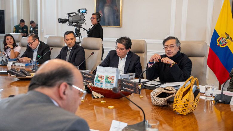 Presidente Petro ordena la liquidación de las EPS que estén en quiebra