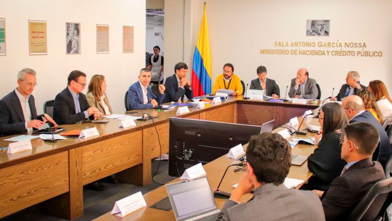 Gobierno y sector financiero buscan fórmulas para canalizar recursos para emergencia en el Caribe