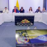 Petro ordena levantar bloqueos en vías para garantizar paso de alimentos