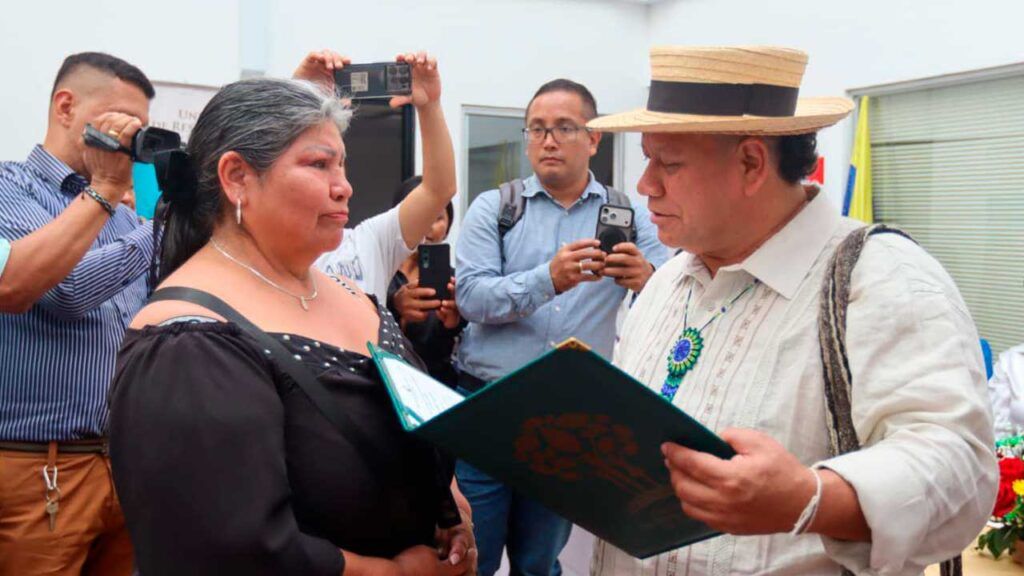 Gobierno restituye tierras a victimas del conflicto ed