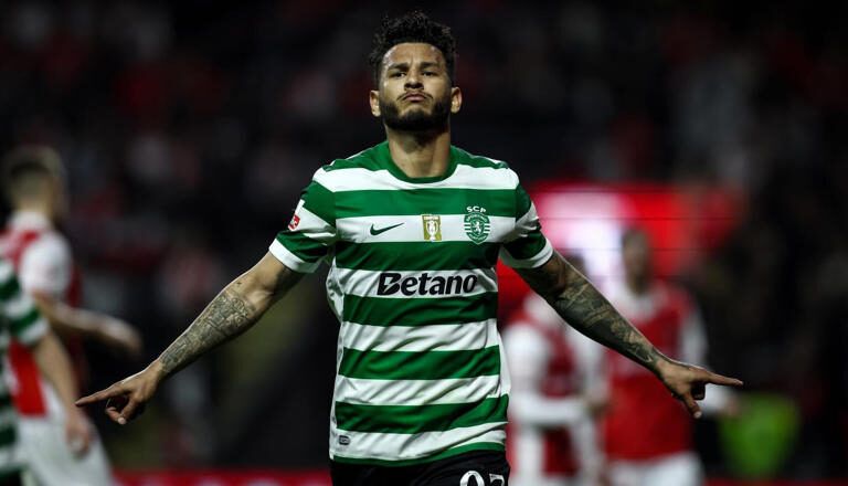 Cláusula de rescisión de 80 millones de euros ante interes del fútbol ingles por Luis Suarez, el delantero colombiano