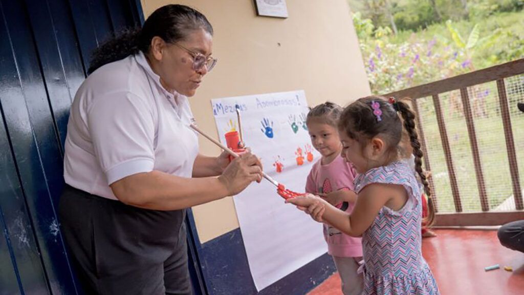 ninos estudiantes ed