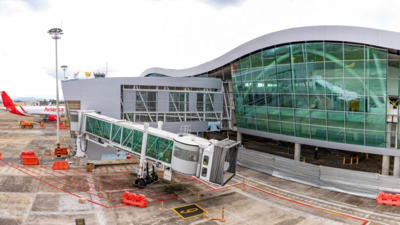 Presidente Petro entrega en Barranquilla obras del Aeropuerto Ernesto Cortissoz