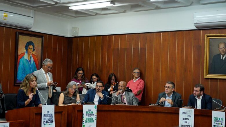 Congreso exige al Gobierno y a la Alcaldía de Bogotá proteger a estudiantes con discapacidad