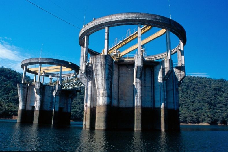 Supersociedades ordenó la apertura de investigación administrativa y formuló cargos en contra de la sociedad extranjera Bre Colombia Hydro Holdings matriz de Isagen S.A. E.S.P.