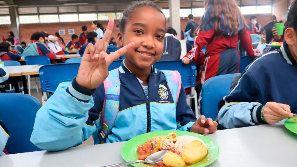 Programa de Alimentación Escolar alcanzó cobertura histórica del 85,5 % y ayudó a reducir el hambre de niños y niñas