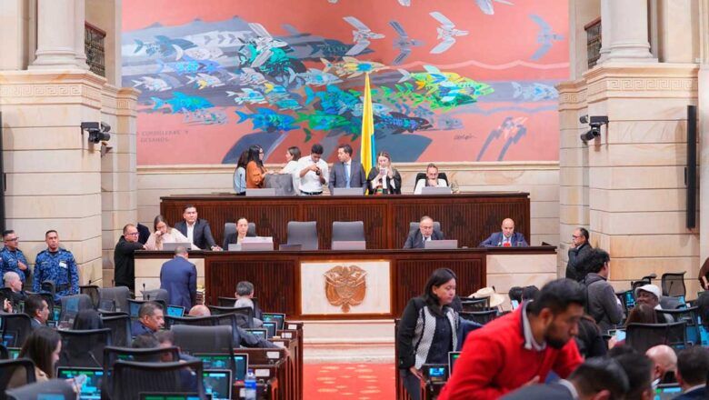 Petro solicita aplicar ley de inasistencia en comisiones y plenarias de Cámara y Senado