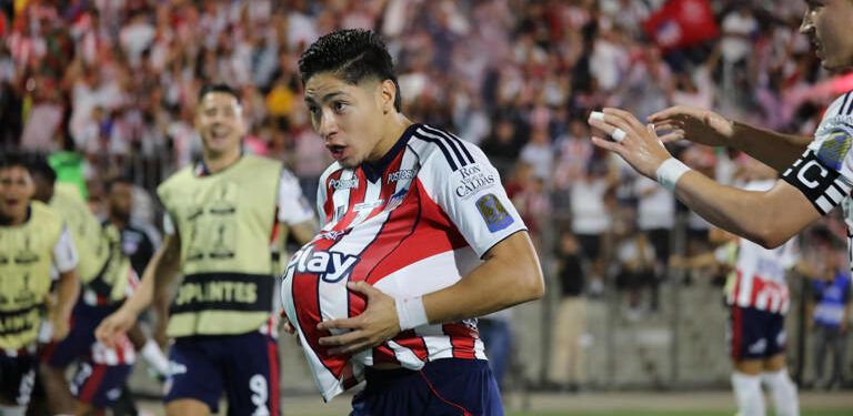 Junior golea a Nacional 3-0 y da golpe de autoridad en inicio de final del fútbol colombiano castrtillon ed e1780512113364