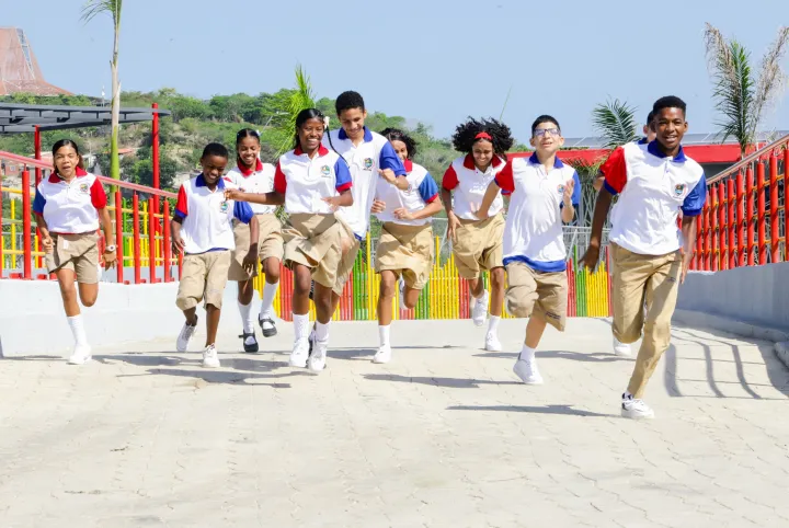 Frente a ola de calor Cartagena adopta medidas para proteger a estudiantes y docentes