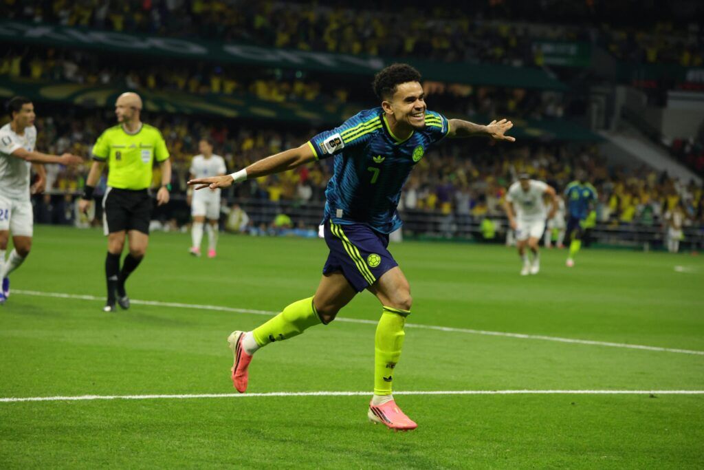 Colombia gana en su debut en Mundial de la FIFA 3-1 ante Uzbekistán y es líder del Grupo K