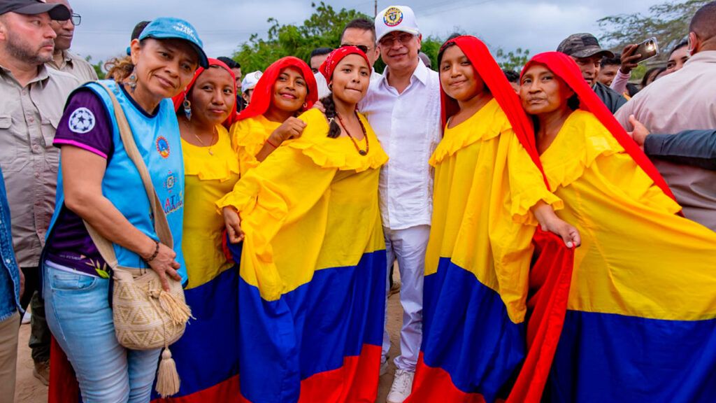 Presidente Petro invitó a los colombianos a ejercer masivamente su derecho al voto petro Guajira ed