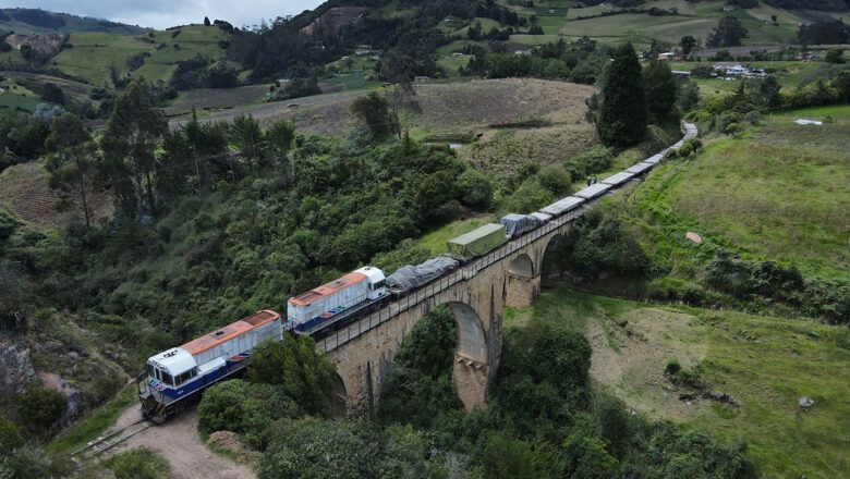 Gobierno adjudicó proyectos de obra pública para los corredores férreos Bogotá-Belencito y Pacífico por $564.958 millones
