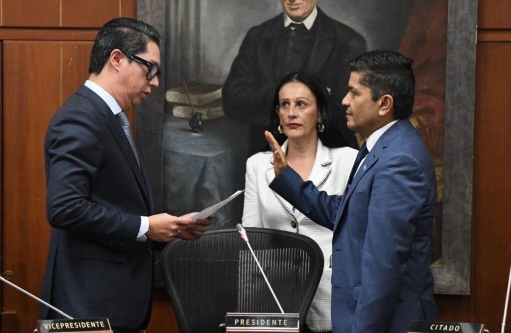 Definidas mesas de Comisiones Primera y Sexta del Senado comision sextas ed